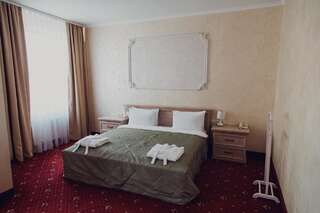 Отель Hotel France Винница Улучшенный двухместный номер с 1 кроватью-2