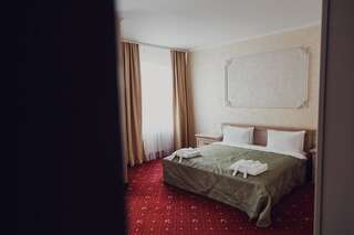 Отель Hotel France Винница Улучшенный двухместный номер с 1 кроватью-3